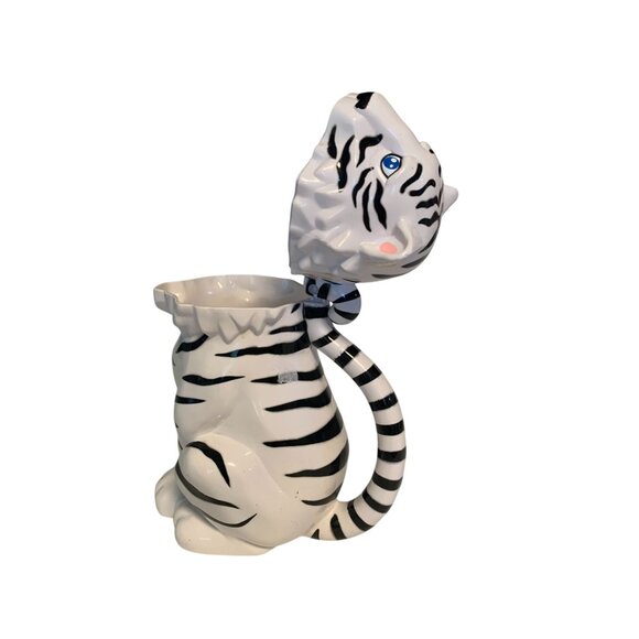 Ringling Bros Barnum Bailey White Tiger Flip Top Cup Mug Hard Plastic Circus Nov - Picture 2 of 4